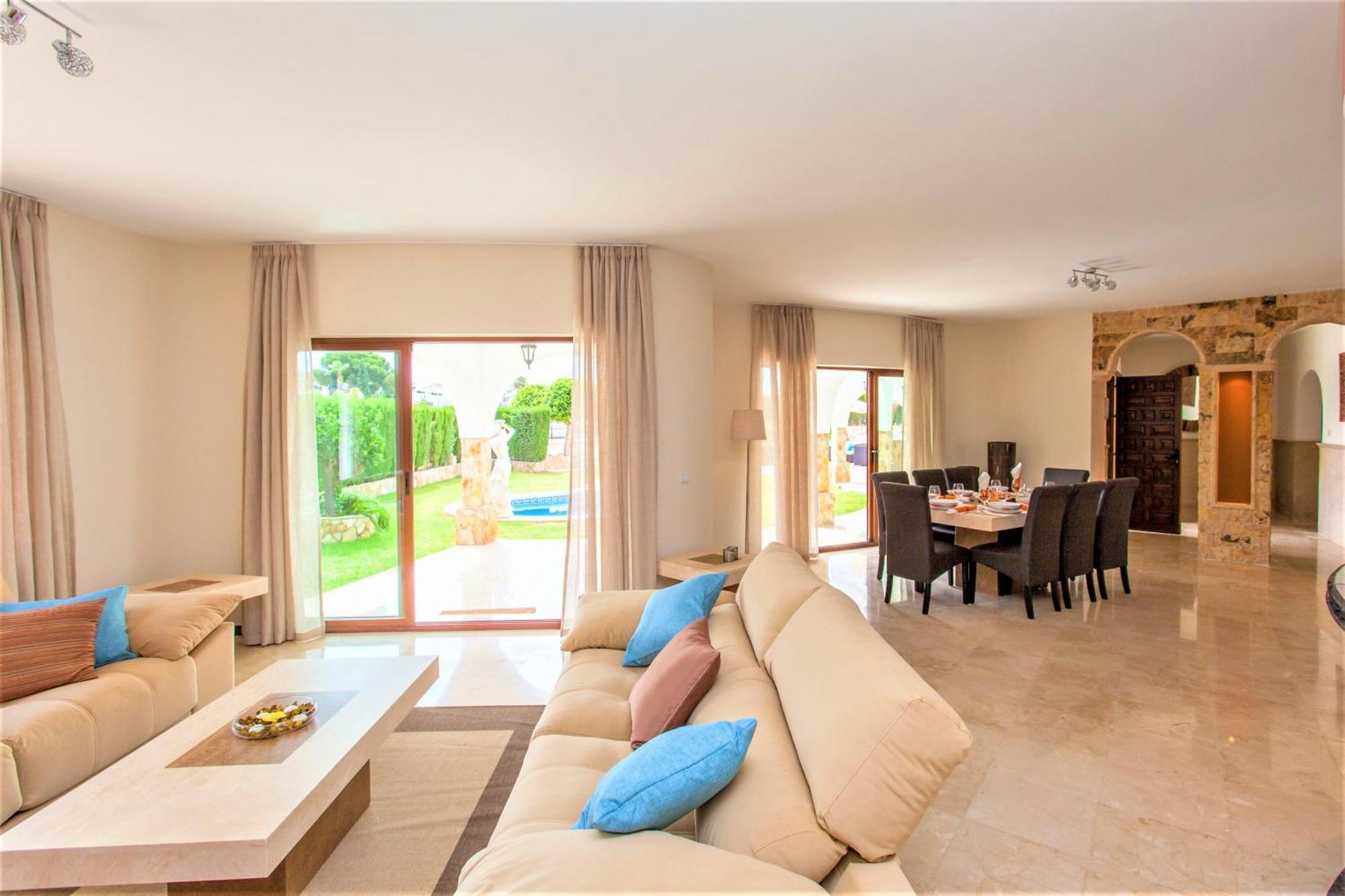 Summer Offers! Fabulous Luxury Villa Near The Beach Sleeps 8 بينالماذينا المظهر الخارجي الصورة