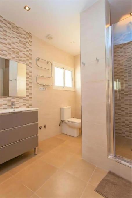 Summer Offers! Fabulous Luxury Villa Near The Beach Sleeps 8 بينالماذينا المظهر الخارجي الصورة
