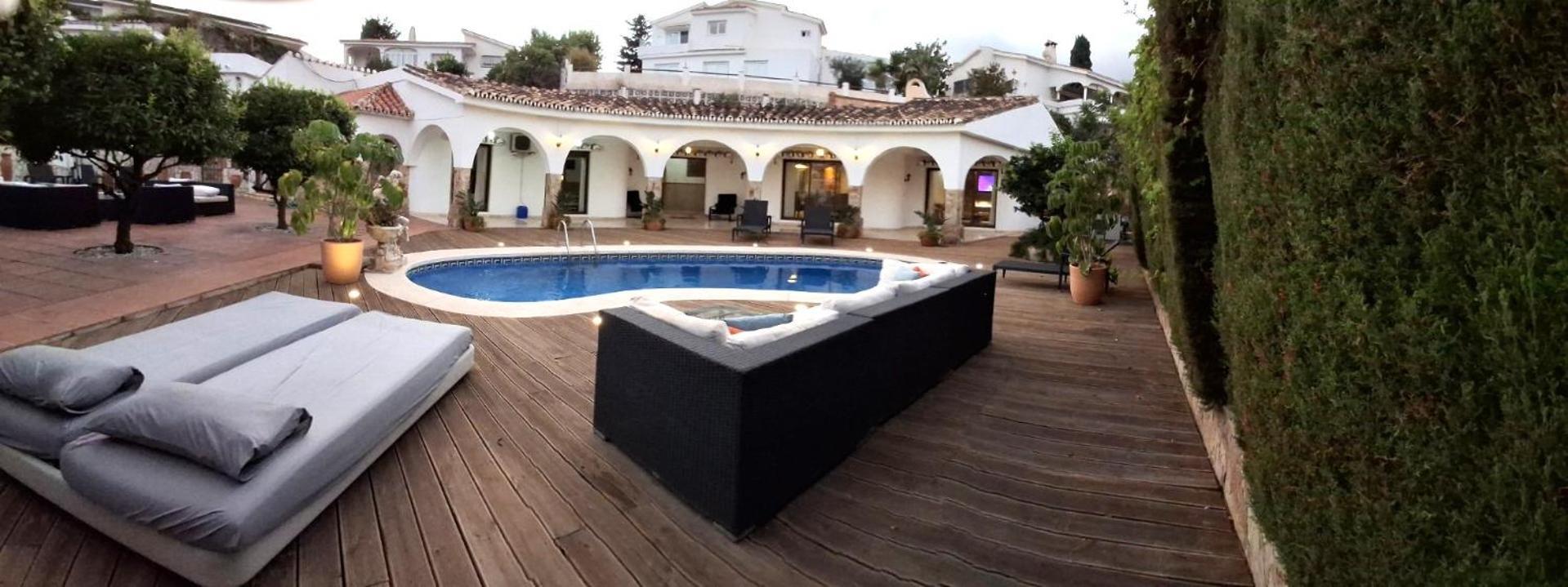 Summer Offers! Fabulous Luxury Villa Near The Beach Sleeps 8 بينالماذينا المظهر الخارجي الصورة