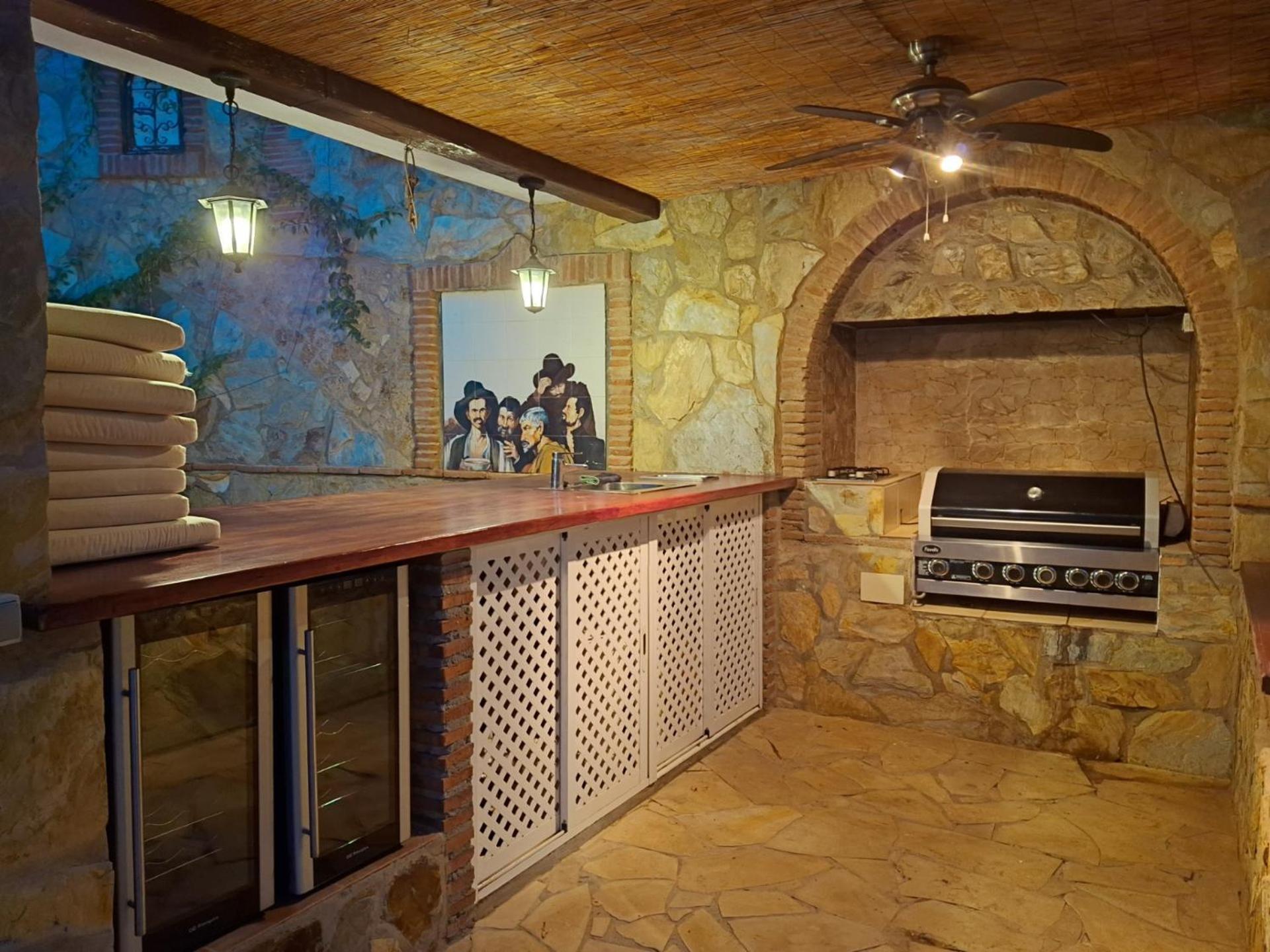 Summer Offers! Fabulous Luxury Villa Near The Beach Sleeps 8 بينالماذينا المظهر الخارجي الصورة