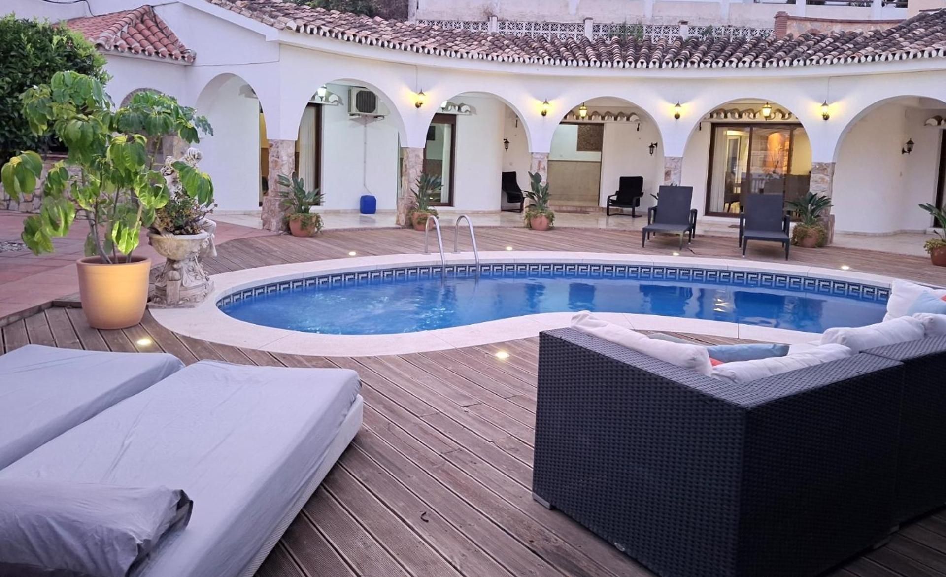 Summer Offers! Fabulous Luxury Villa Near The Beach Sleeps 8 بينالماذينا المظهر الخارجي الصورة